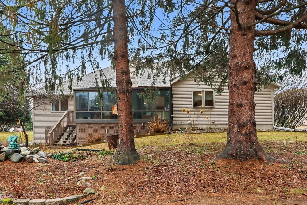 8127 Robinbrook Street Richland Village, MI 49083