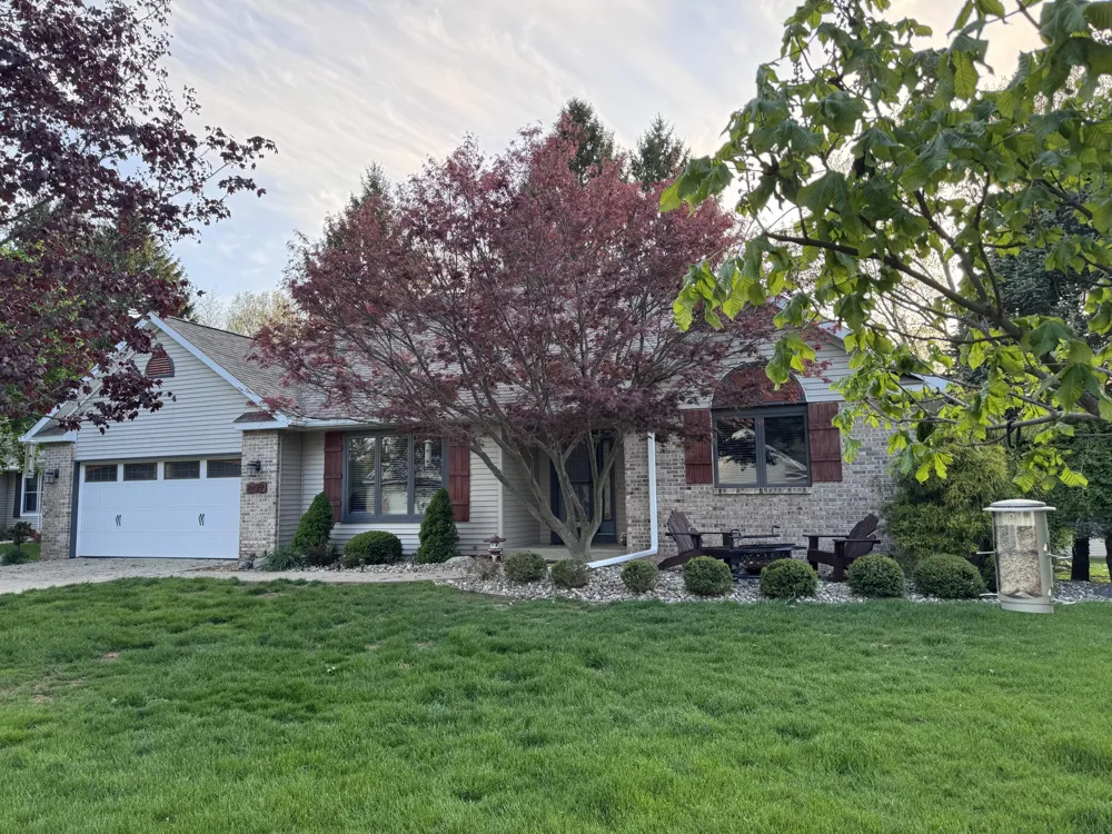 8127 Robinbrook Street Richland Village, MI 49083
