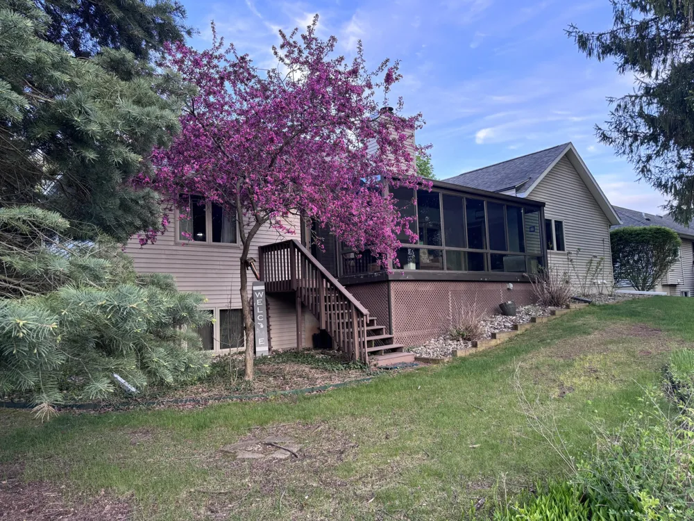 8127 Robinbrook Street Richland Village, MI 49083