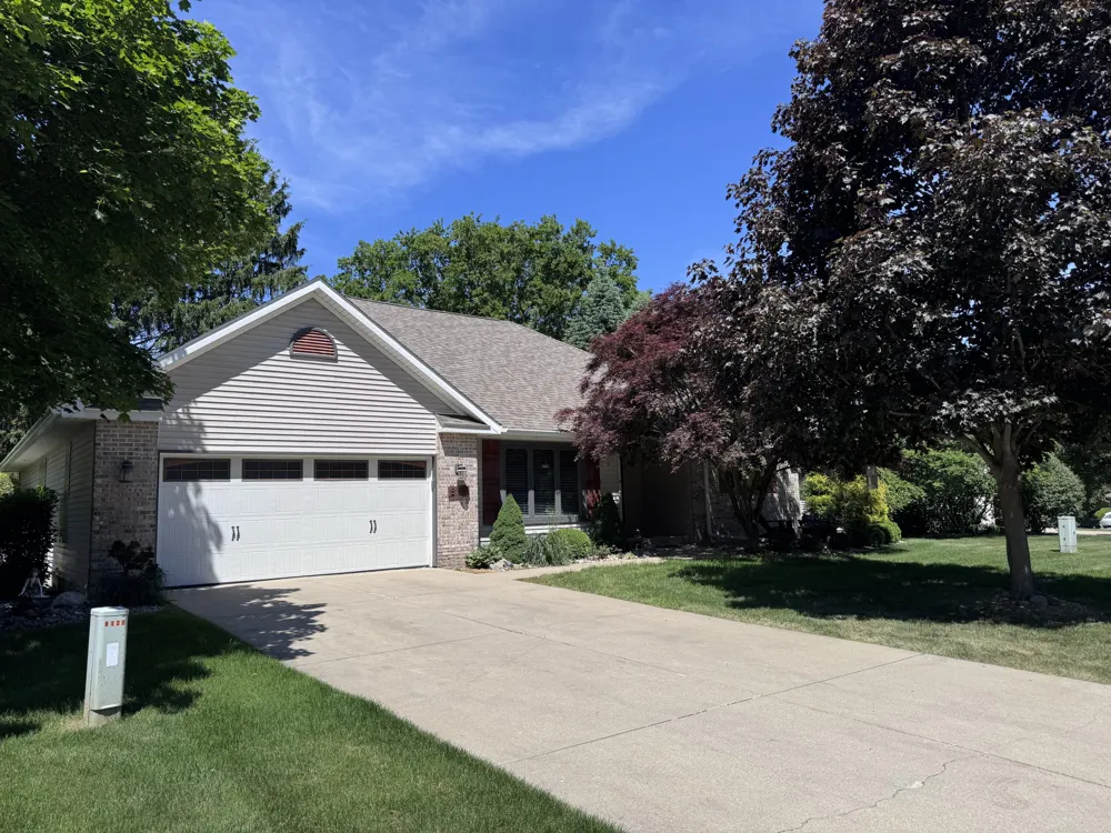 8127 Robinbrook Street Richland Village, MI 49083