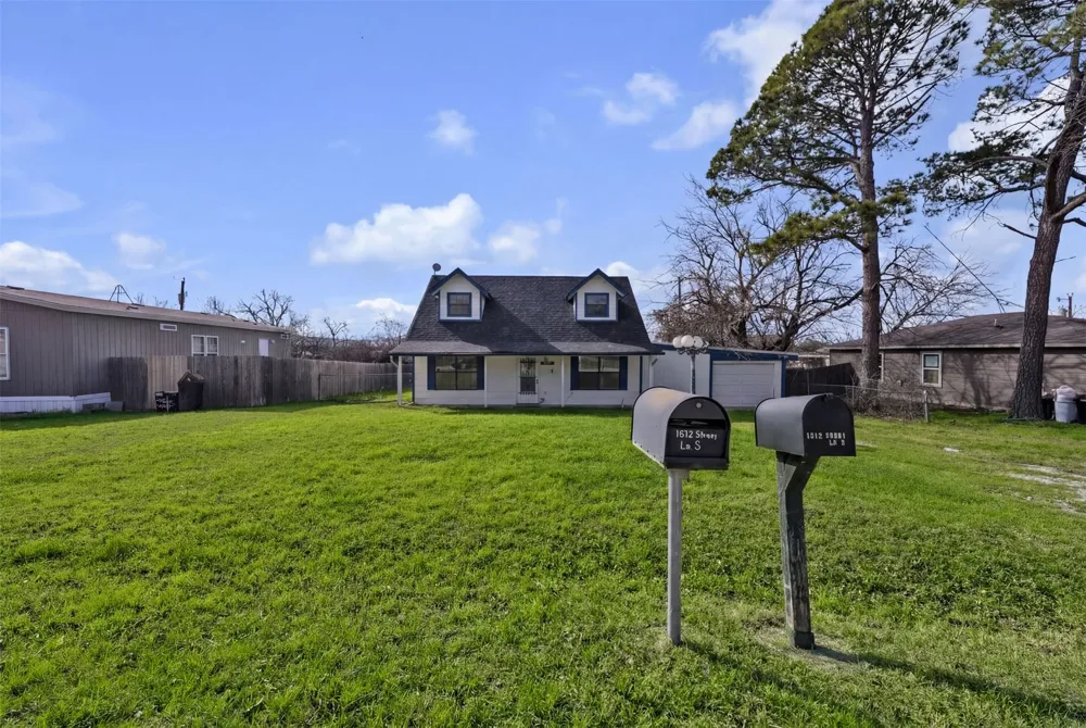 1512 Sheri Lane S Pelican Bay, TX 76020