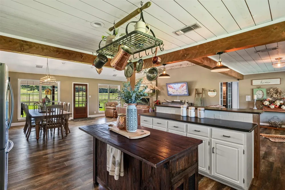 5100 Highway 144 Walnut Springs, TX 76690