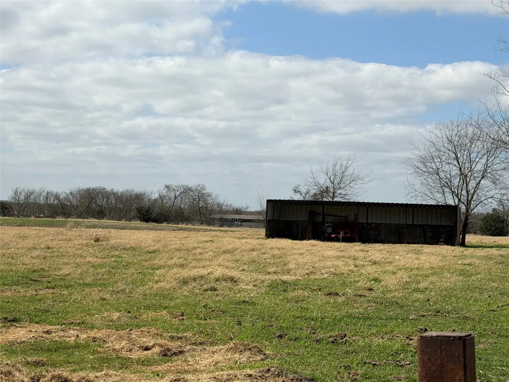 5793 County Road 4062 Scurry, TX 75158