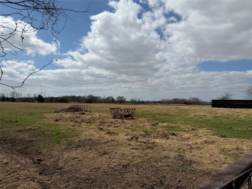 5793 County Road 4062 Scurry, TX 75158