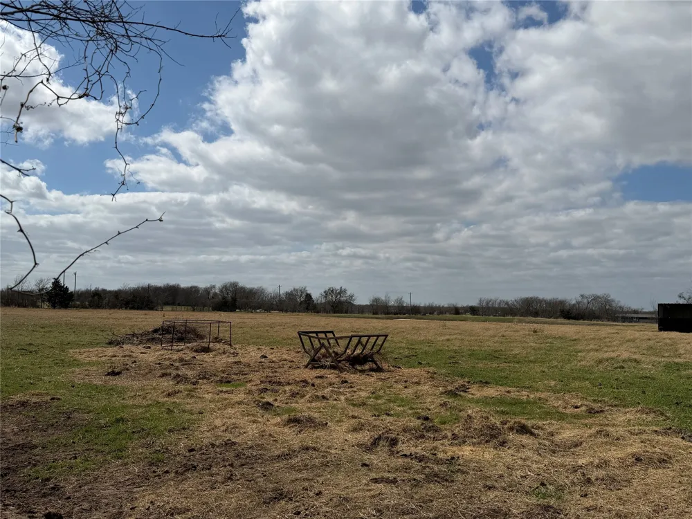 5793 County Road 4062 Scurry, TX 75158
