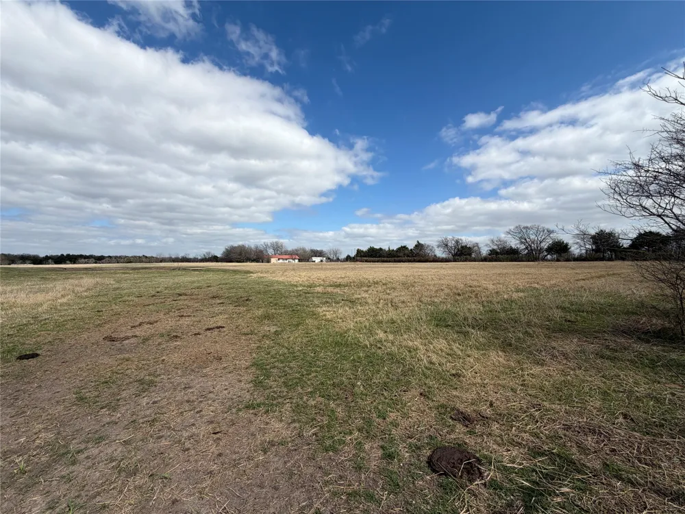 5793 County Road 4062 Scurry, TX 75158