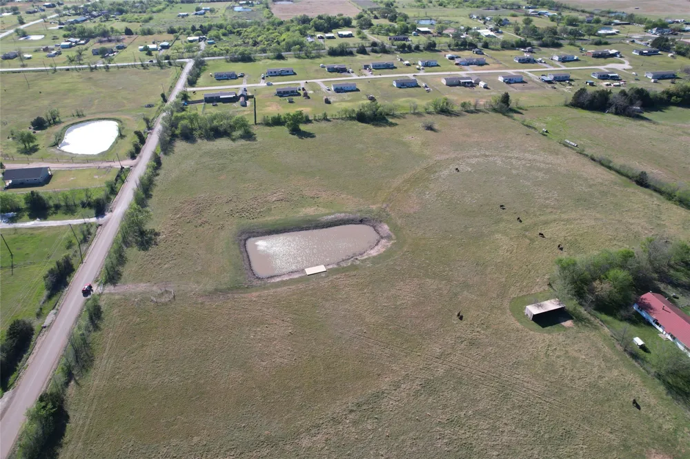 5793 County Road 4062 Scurry, TX 75158