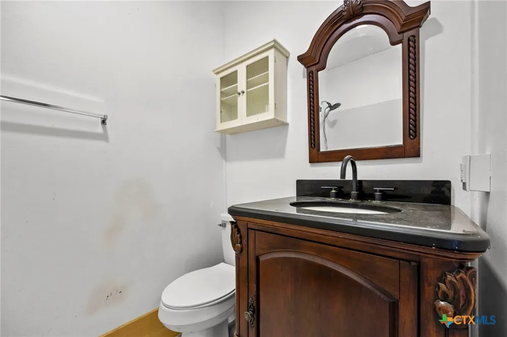 201 10th Street Buckholts, TX 76518