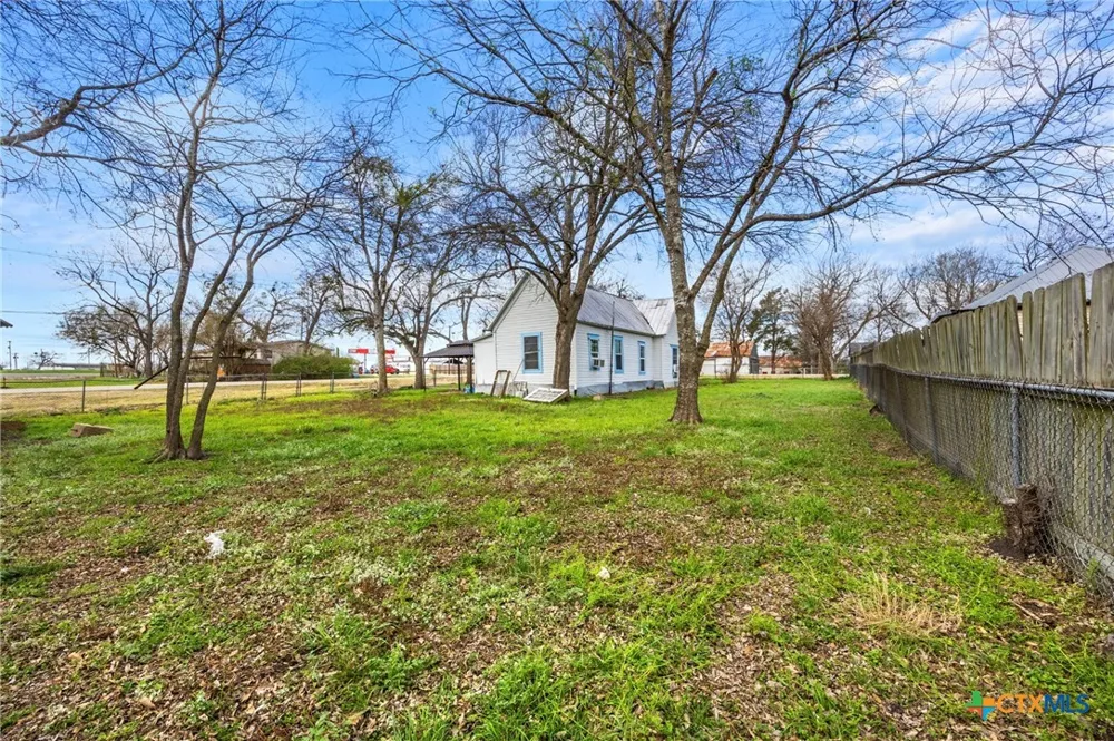 201 10th Street Buckholts, TX 76518