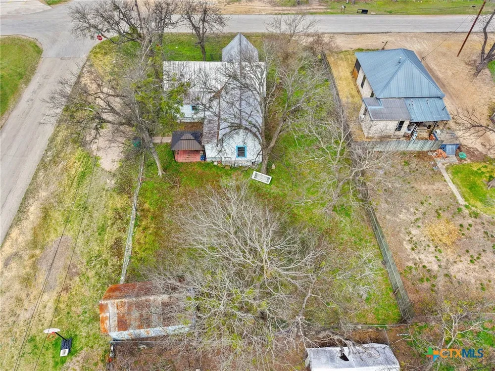 201 10th Street Buckholts, TX 76518