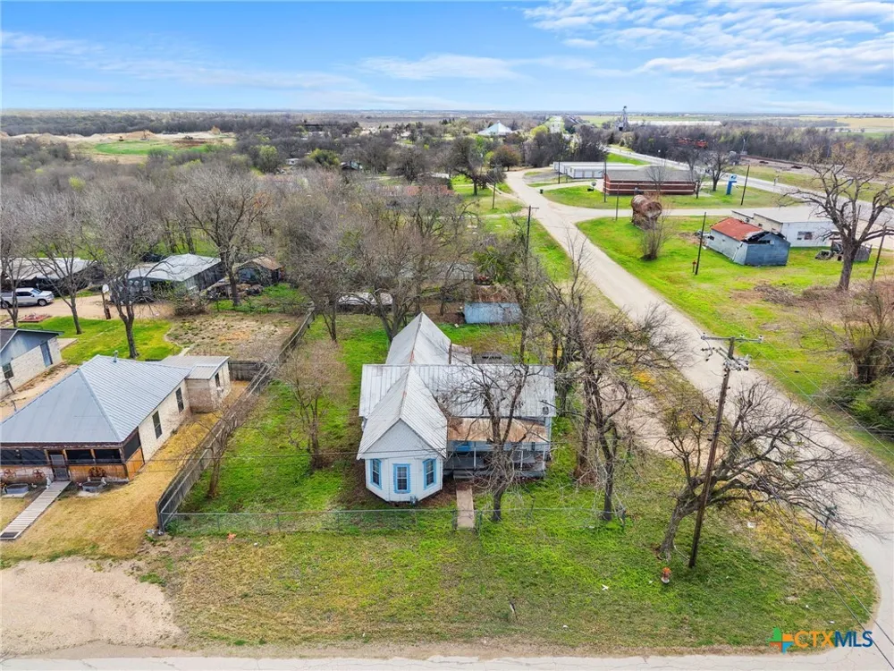 201 10th Street Buckholts, TX 76518