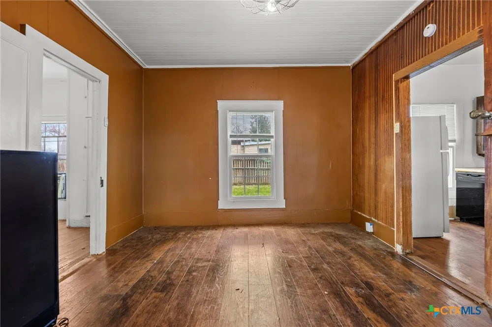 201 10th Street Buckholts, TX 76518