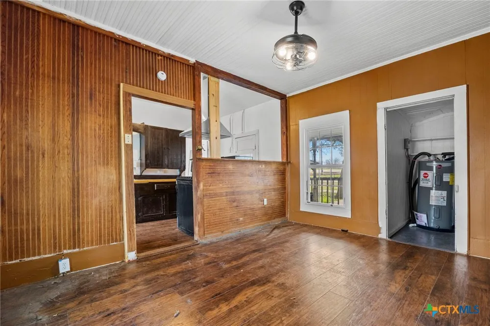 201 10th Street Buckholts, TX 76518