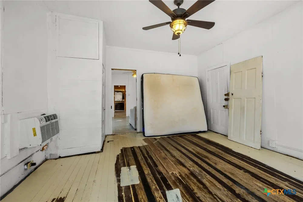 201 10th Street Buckholts, TX 76518