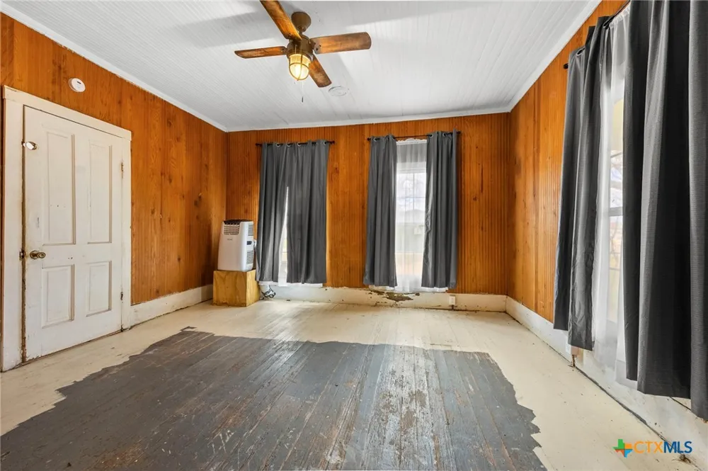 201 10th Street Buckholts, TX 76518