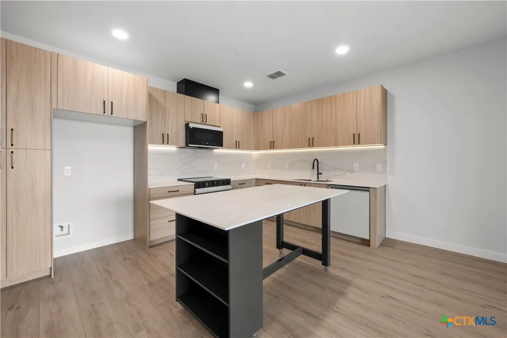 634 Central Parkway #1211 New Braunfels, TX 78130