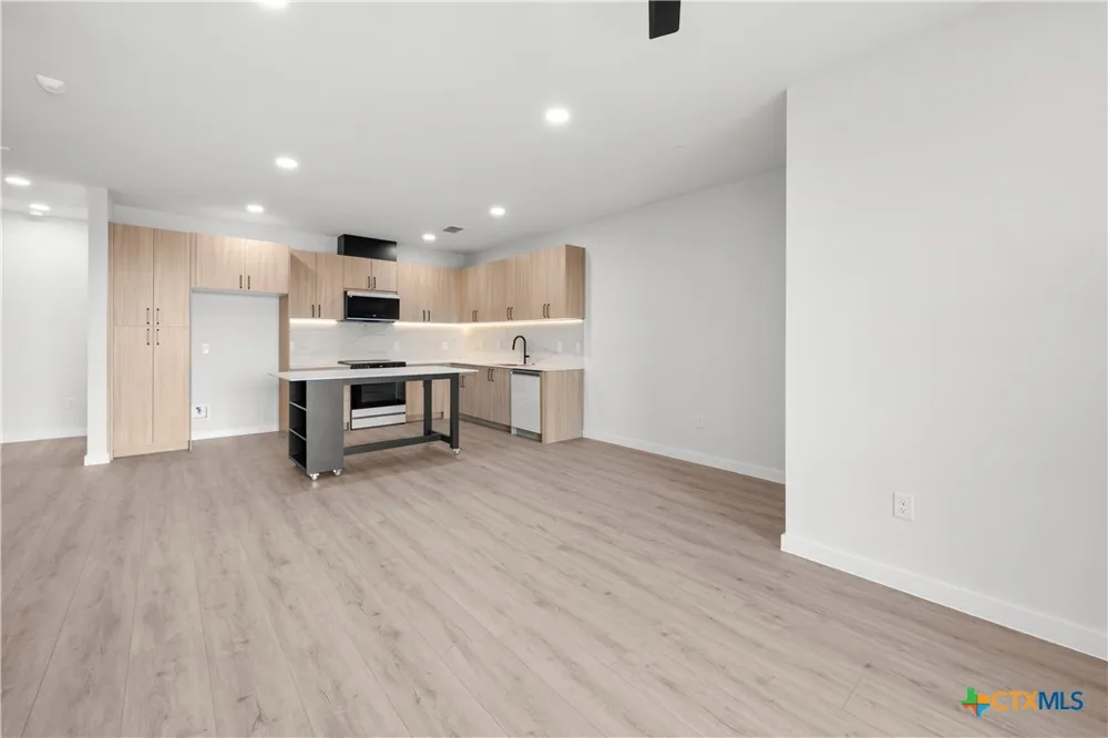 634 Central Parkway #1211 New Braunfels, TX 78130