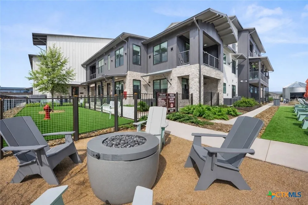 634 Central Parkway #1211 New Braunfels, TX 78130