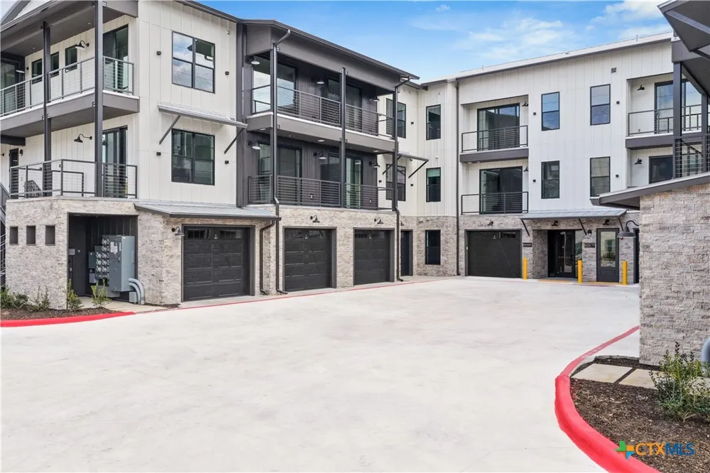 634 Central Parkway #1211 New Braunfels, TX 78130