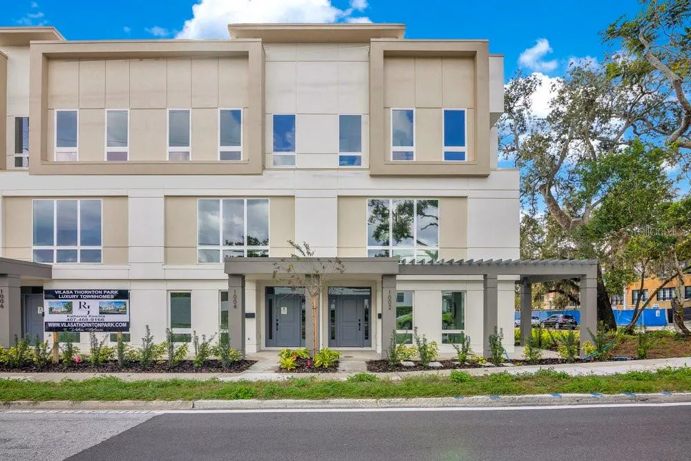 1010 E ROBINSON STREET Orlando, FL 32801