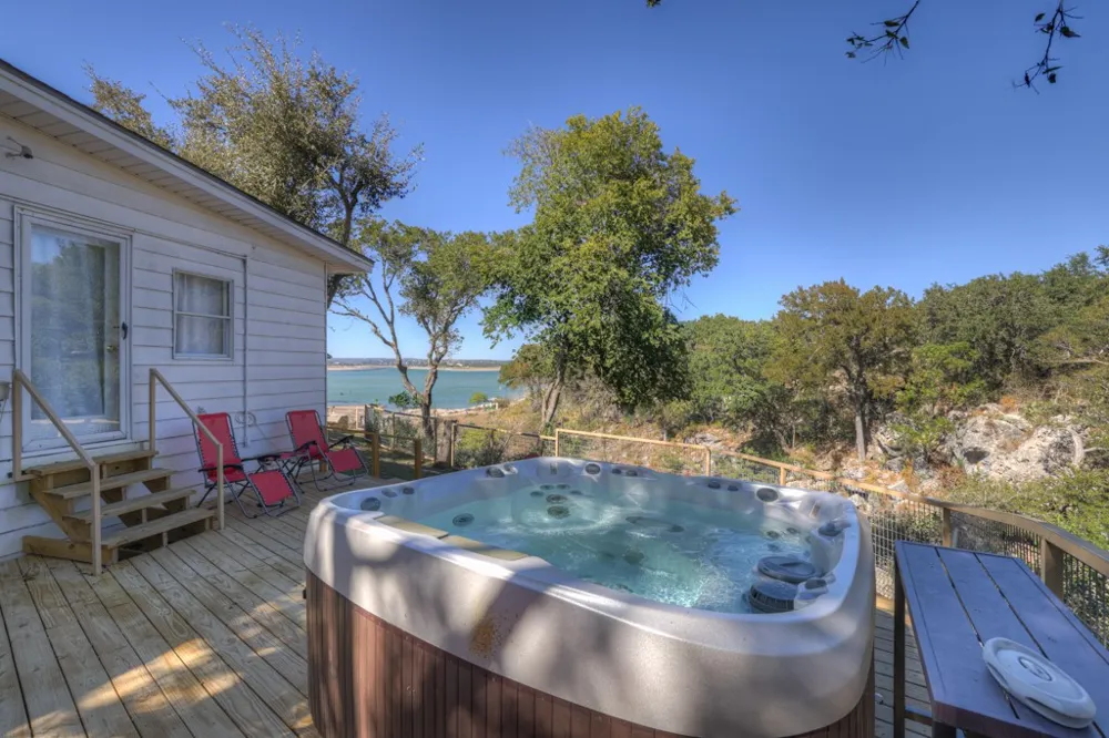901 Glenn Drive Canyon Lake, TX 78133