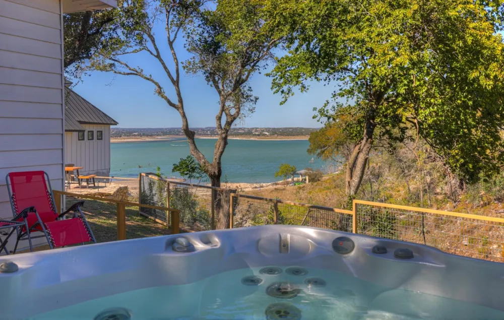 901 Glenn Drive Canyon Lake, TX 78133