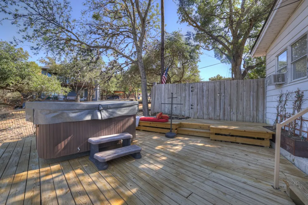 901 Glenn Drive Canyon Lake, TX 78133
