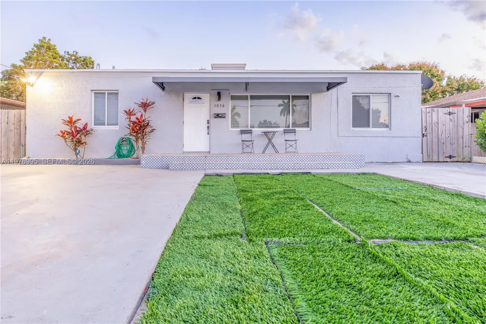 1836 NW 16th Ter Miami, FL 33125