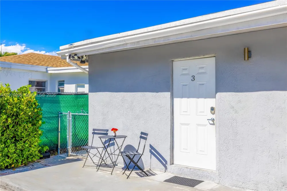 1836 NW 16th Ter Miami, FL 33125