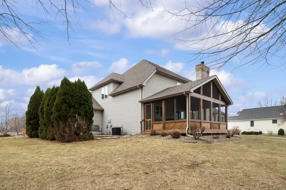 9847 Quail Run Court Lake Charter Township, MI 49106