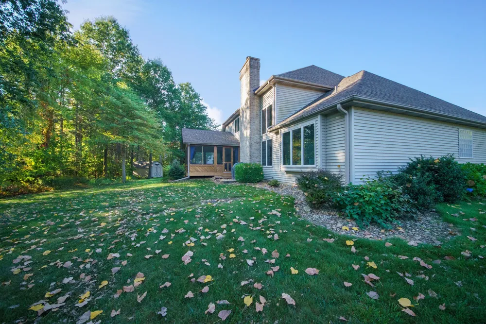 9847 Quail Run Court Lake Charter Township, MI 49106