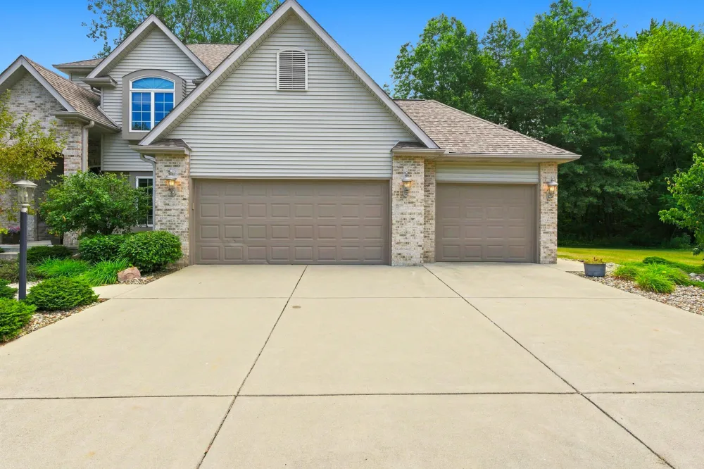 9847 Quail Run Court Lake Charter Township, MI 49106