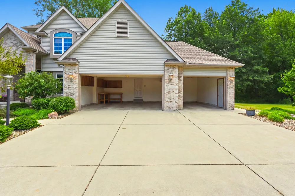 9847 Quail Run Court Lake Charter Township, MI 49106