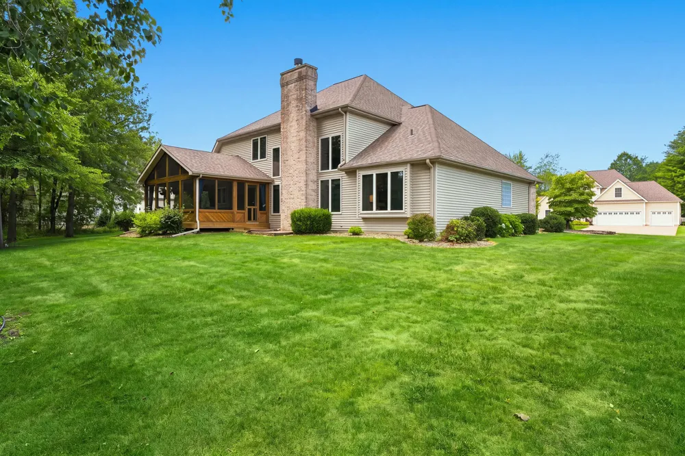 9847 Quail Run Court Lake Charter Township, MI 49106