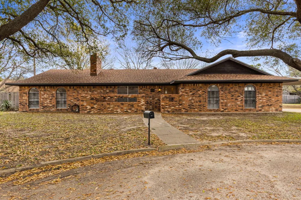 918 Saint Charles Court Marlin, TX 76661