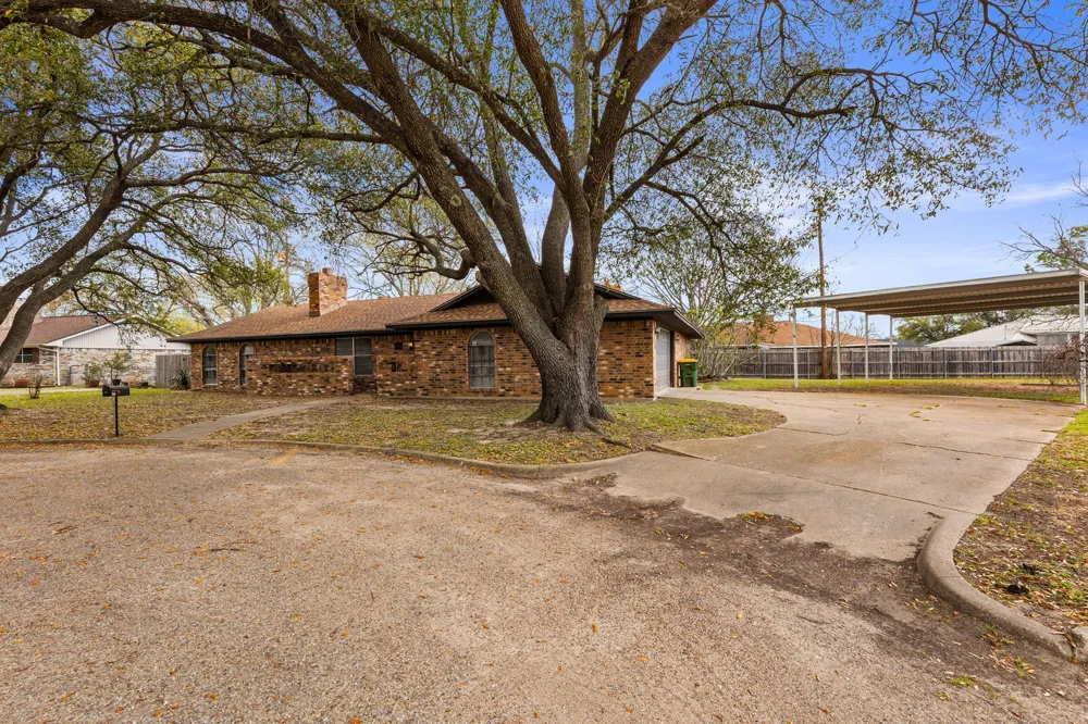 918 Saint Charles Court Marlin, TX 76661
