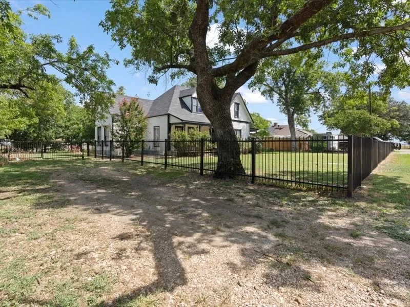 809 E Adams Street Itasca, TX 76055