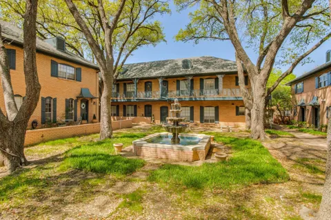 6023 E University Boulevard #204