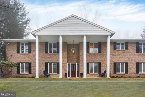 49 FAWN DRIVE