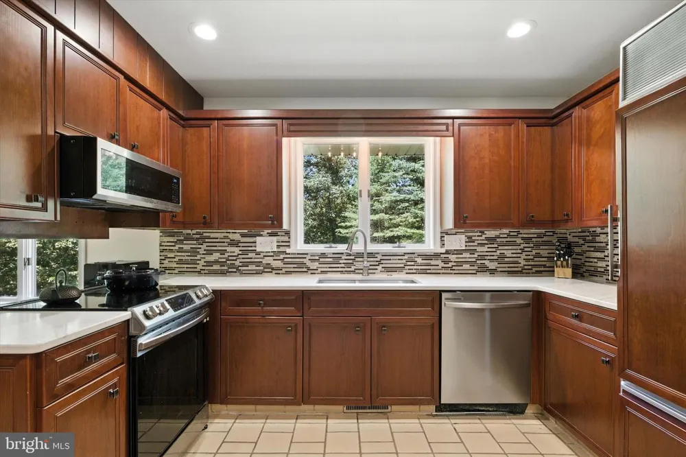 49 FAWN DRIVE Reading, PA 19607