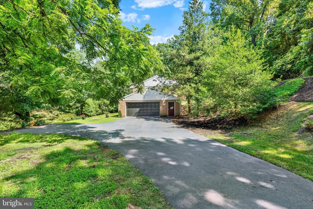 49 FAWN DRIVE Reading, PA 19607
