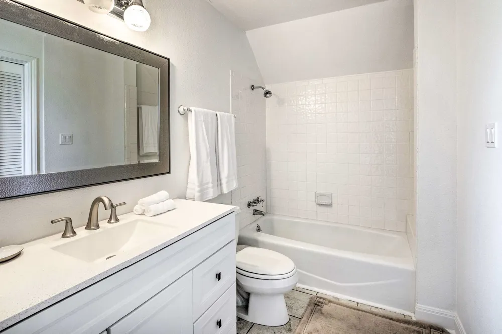 15805 Richards Drive Del Valle, TX 78617