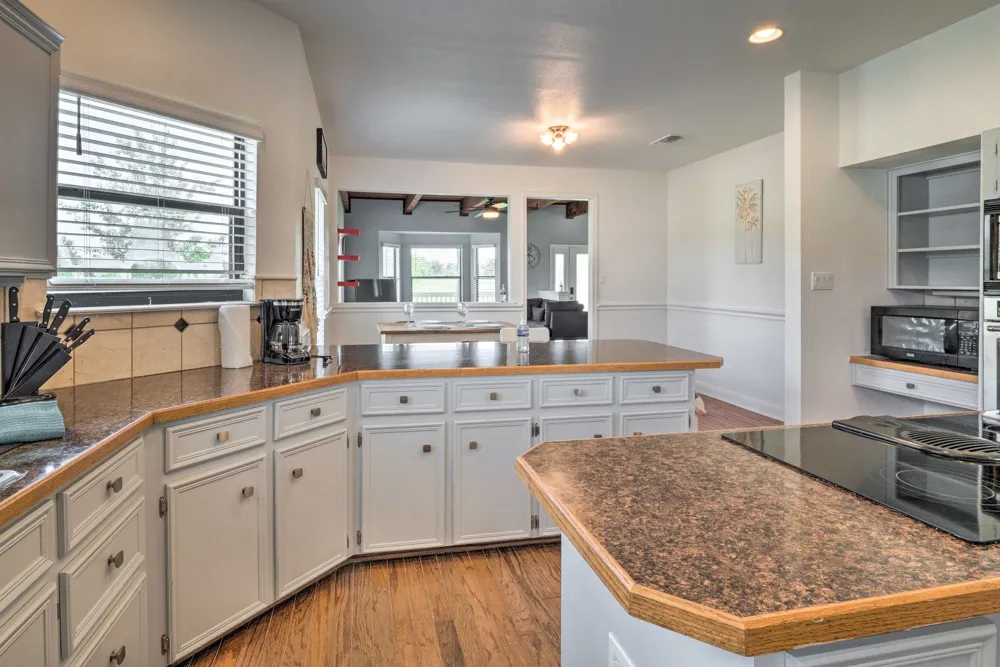 15805 Richards Drive Del Valle, TX 78617