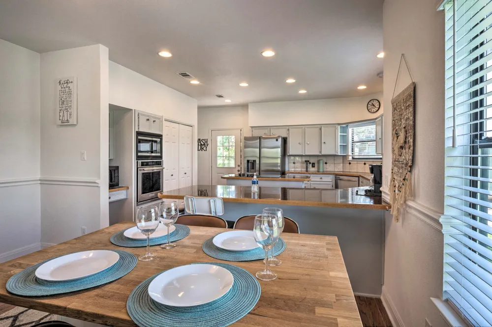 15805 Richards Drive Del Valle, TX 78617