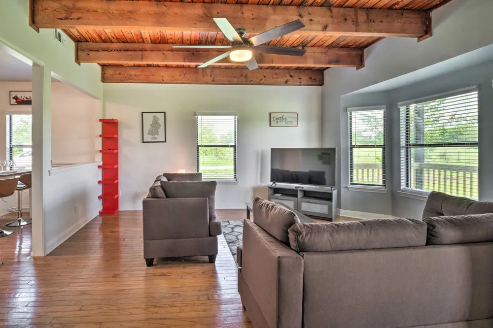 15805 Richards Drive Del Valle, TX 78617