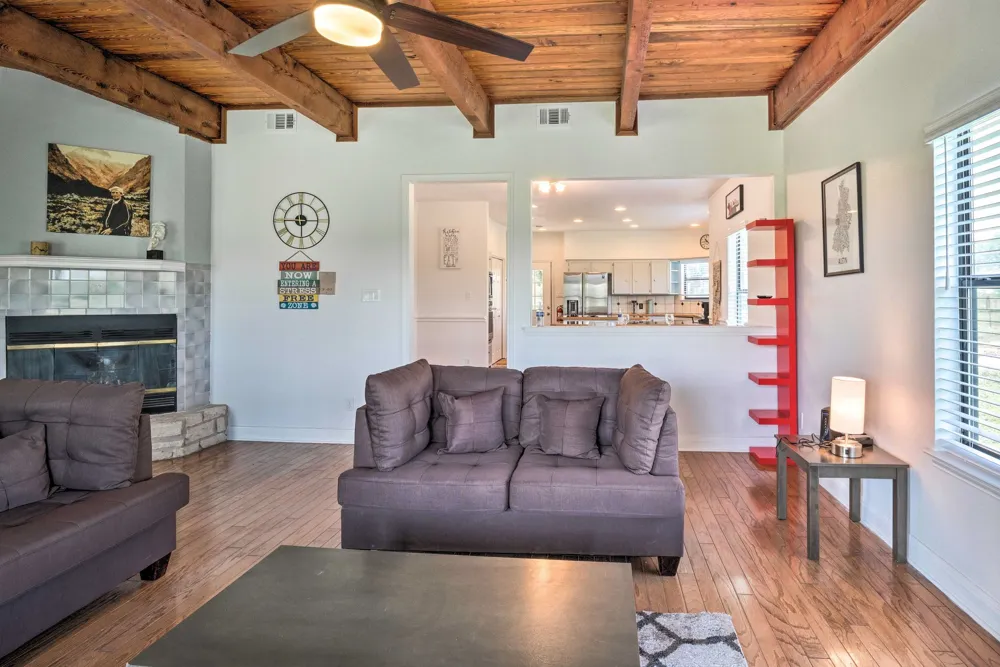 15805 Richards Drive Del Valle, TX 78617
