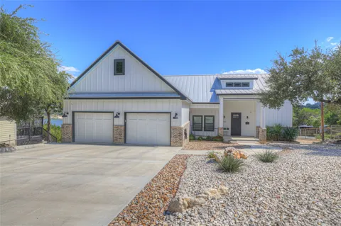 1799 Lakeside Drive W