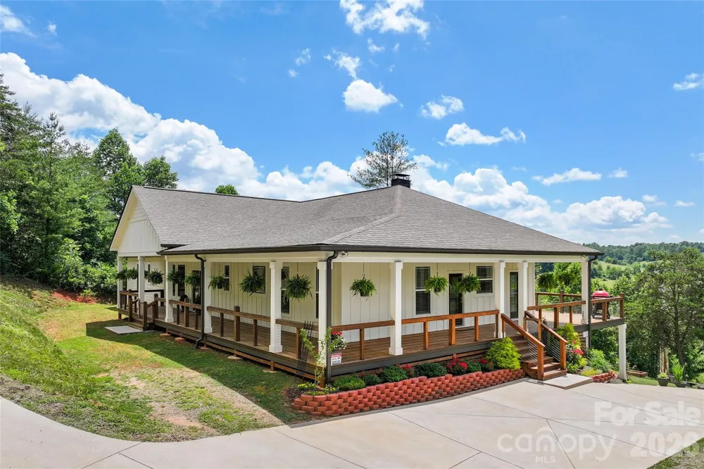 24 Chapel Hill Lane #40 Leicester, NC 28748