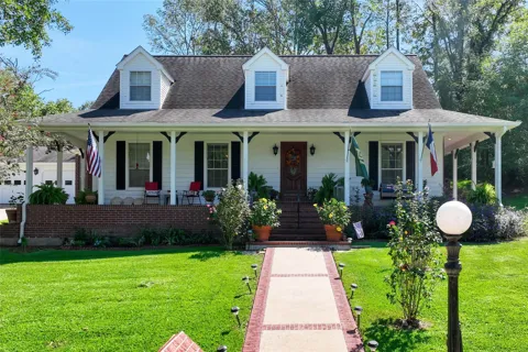 220 Lake Oaks Boulevard