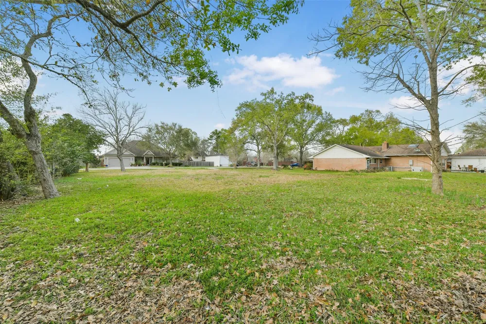 203 Shady Nook Lane Friendswood, TX 77546